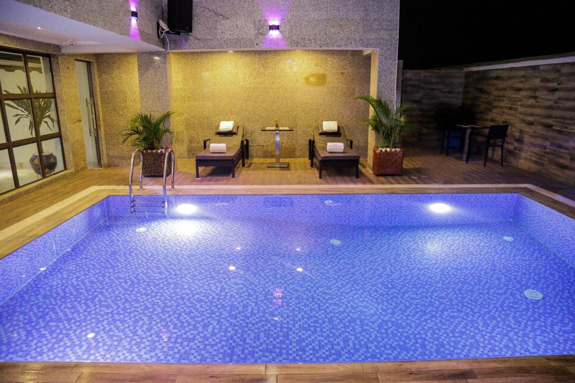 Perfecto La Villa Hotel And Suites Лагос Экстерьер фото