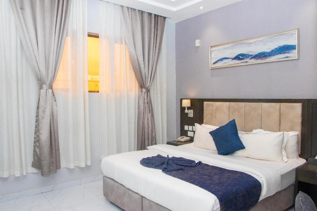 Perfecto La Villa Hotel And Suites Лагос Экстерьер фото
