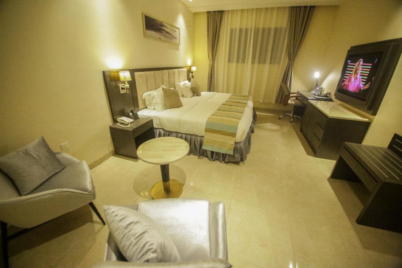 Perfecto La Villa Hotel And Suites Лагос Экстерьер фото