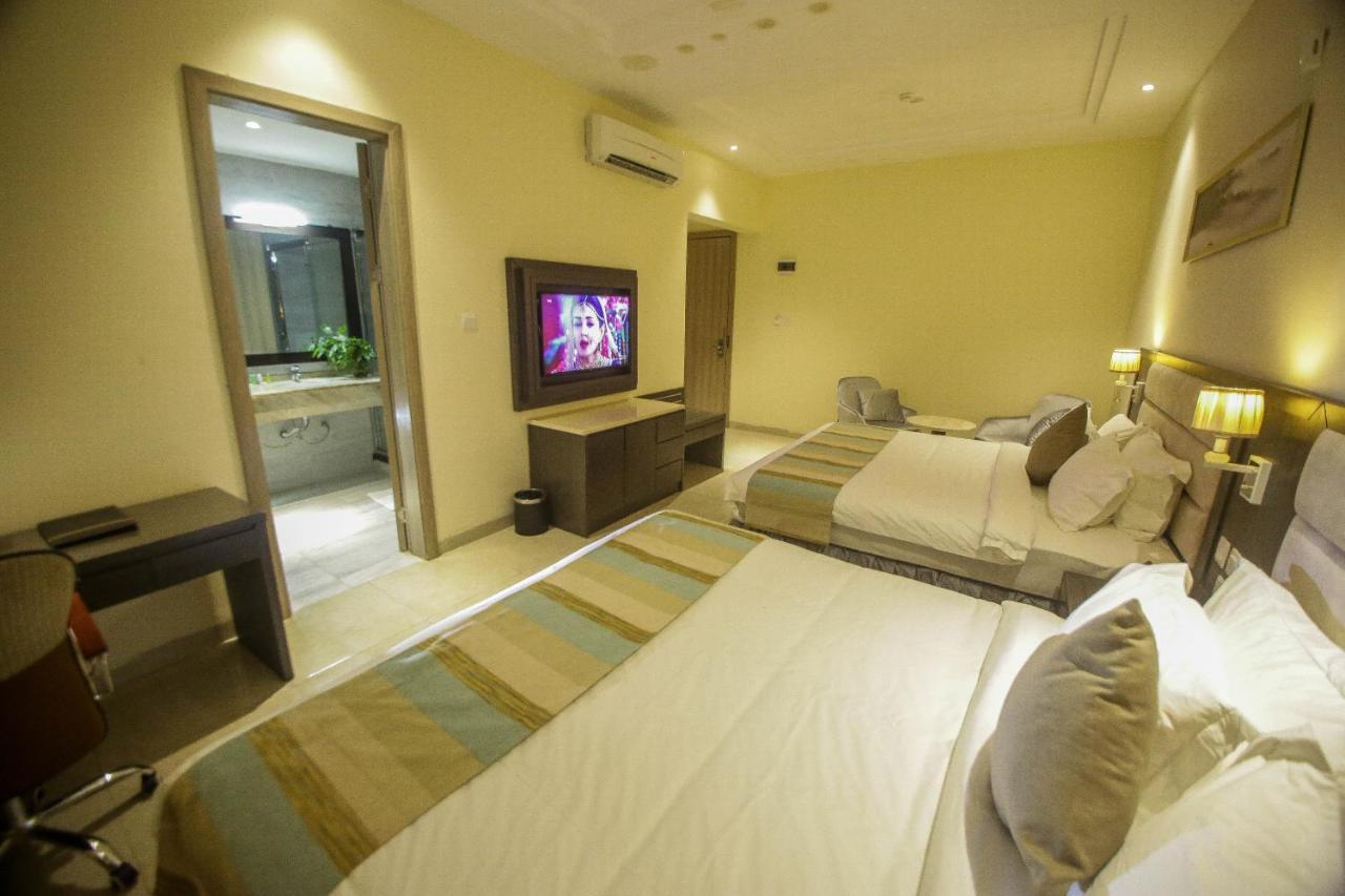 Perfecto La Villa Hotel And Suites Лагос Экстерьер фото
