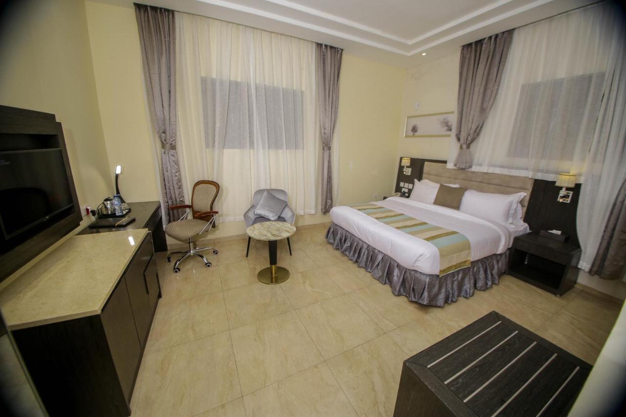 Perfecto La Villa Hotel And Suites Лагос Экстерьер фото